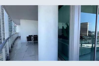 90 SW 3rd St #2204, Miami, FL 33130 - Photo 16