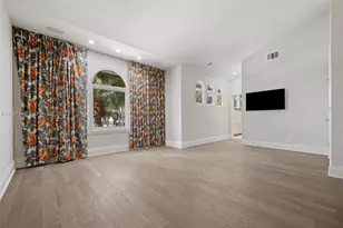 2561 Lucille Dr, Fort Lauderdale, FL 33316 - Photo 48