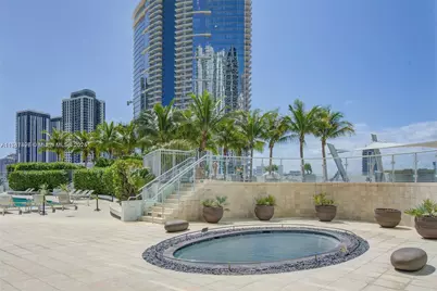 900 Biscayne Blvd #2410, Miami, FL 33132 - Photo 34
