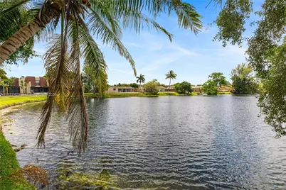 8956 Palm Tree Ln #8956, Pembroke Pines, FL 33024 - Photo 26