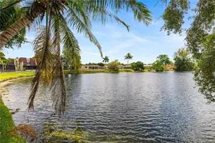 8956 Palm Tree Ln, Pembroke Pines, FL 33024 - Photo 26