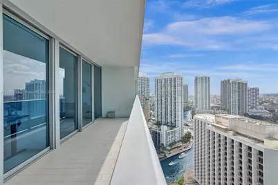 200 Biscayne Boulevard Way #3211, Miami, FL 33131 - Photo 10