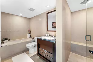 6801 Collins Ave, Miami Beach, FL 33141 - Photo 32