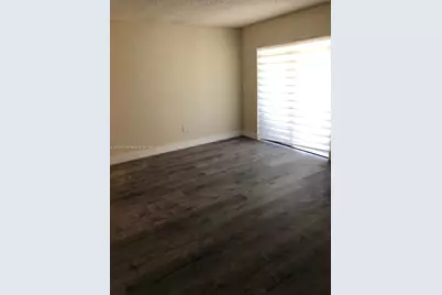 451 NE 207th Ln #102, Miami, FL 33179 - Photo 4