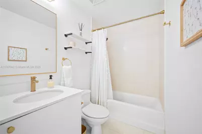 60 SW 13th St #3414, Miami, FL 33130 - Photo 16