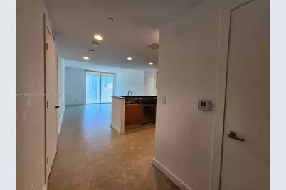 1060 Brickell Ave #2007, Miami, FL 33131 - Photo 10