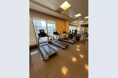 1060 Brickell Ave #2007, Miami, FL 33131 - Photo 18