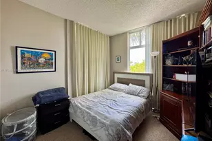 9805 NW 52nd St, Doral, FL 33178 - Photo 18