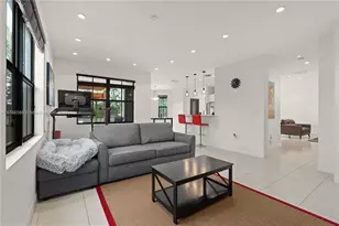 10371 NW 10th St, Miami, FL 33172 - Photo 12