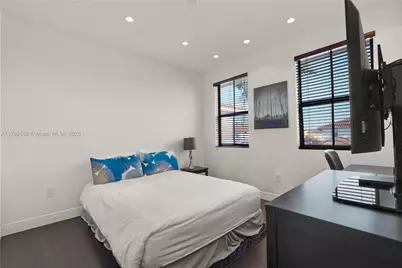 10371 NW 10th St, Miami, FL 33172 - Photo 38