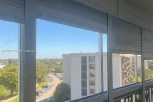800 NE 195th St, Miami, FL 33179 - Photo 14