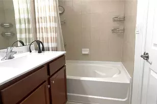 10620 NW 88th St, Doral, FL 33178 - Photo 12