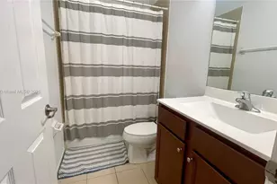 10620 NW 88th St, Doral, FL 33178 - Photo 14