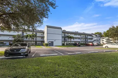 8421 Lagos De Campo Blvd #307T, Tamarac, FL 33321 - Photo 1