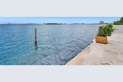 1990 NE 119th Rd, North Miami, FL 33181 - Photo 4