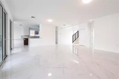 910 SW 24th Rd, Miami, FL 33129 - Photo 10