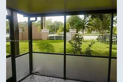 1617 W Harmony Lake Cir #., Davie, FL 33324 - Photo 10