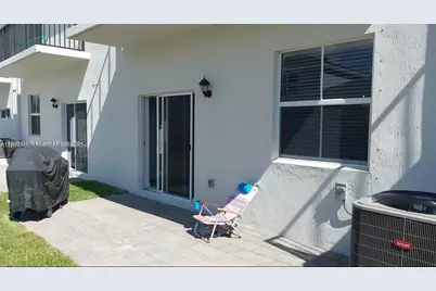 1790 SE 7th Ter, Homestead, FL 33034 - Photo 10