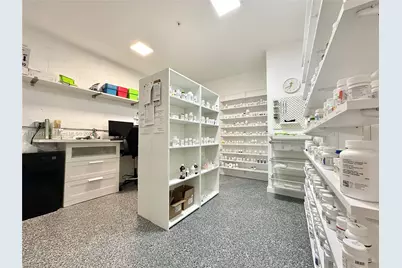2100 NW 107th Ave, Sweetwater, FL 33172 - Photo 10
