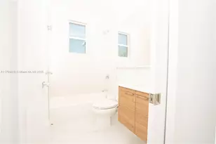 900 SW 24th Rd, Miami, FL 33129 - Photo 14