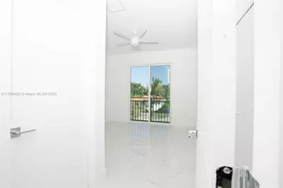 900 SW 24th Rd, Miami, FL 33129 - Photo 18