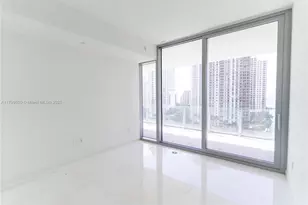 300 Biscayne Blvd Way, Miami, FL 33131 - Photo 10