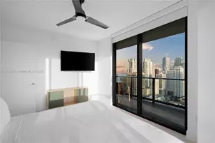 159 NE 6th St, Miami, FL 33132 - Photo 6