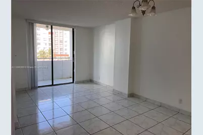 546 SW 1st St #611, Miami, FL 33130 - Photo 8