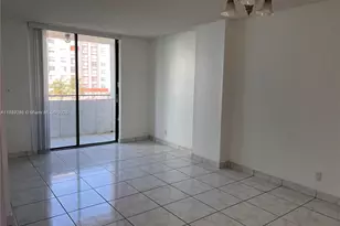 546 SW 1st St, Miami, FL 33130 - Photo 8