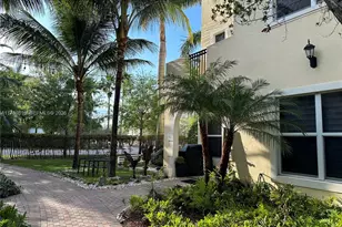 12463 NW 17th Ct, Pembroke Pines, FL 33028 - Photo 46