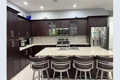 12463 NW 17th Ct, Pembroke Pines, FL 33028 - Photo 4