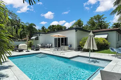 660 NE 121st St #660, Biscayne Park, FL 33161 - Photo 1