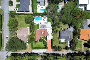 660 NE 121st St, Biscayne Park, FL 33161 - Photo 10