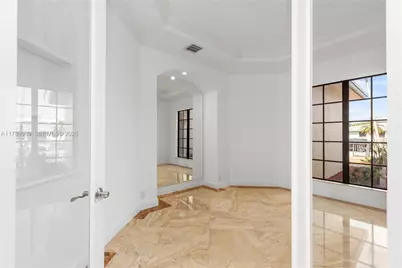 260 NE Wavecrest Ct, Boca Raton, FL 33432 - Photo 12