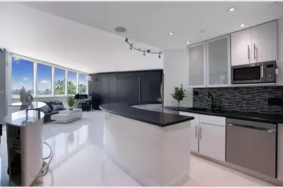 300 S Pointe Dr #402, Miami Beach, FL 33139 - Photo 2