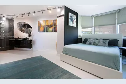 300 S Pointe Dr #402, Miami Beach, FL 33139 - Photo 6