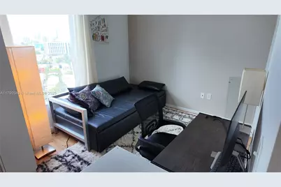 10 SW South River Dr #1603, Miami, FL 33130 - Photo 4