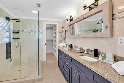 2 S Hibiscus Dr, Miami Beach, FL 33139 - Photo 20