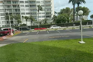 1420 Brickell Bay Dr, Miami, FL 33131 - Photo 18