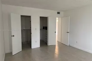 1420 Brickell Bay Dr, Miami, FL 33131 - Photo 14