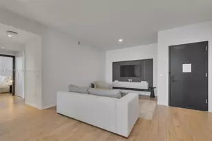 398 NE 5th St, Miami, FL 33132 - Photo 6