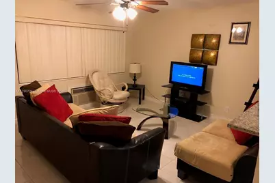 79 Lyndhurst #D, Deerfield Beach, FL 33442 - Photo 2