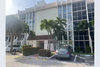 701 Three Islands Blvd #409, Hallandale Beach, FL 33009 - Photo 2