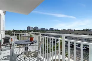 427 Golden Isles Dr, Hallandale Beach, FL 33009 - Photo 28
