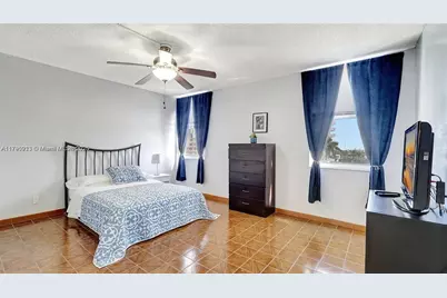 427 Golden Isles Dr #5J, Hallandale Beach, FL 33009 - Photo 20