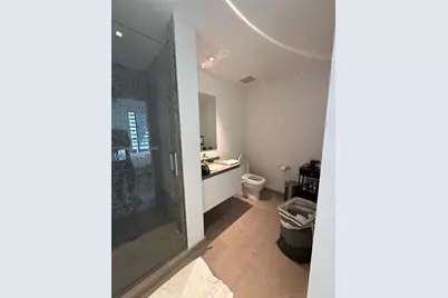 88 SW 7th St #810, Miami, FL 33130 - Photo 6
