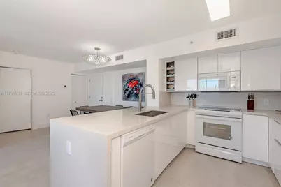 90 Alton Rd #2410, Miami Beach, FL 33139 - Photo 10