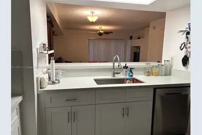 2405 NW 97th Ter, Pembroke Pines, FL 33024 - Photo 8