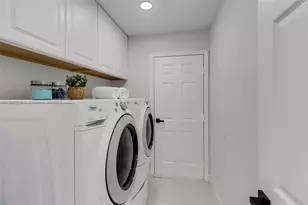 172 Plantation Cir, Naples, FL 34104 - Photo 20