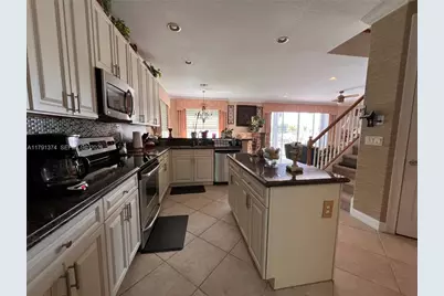 113 Bella Vista Way, Royal Palm Beach, FL 33411 - Photo 10